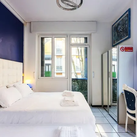 Stylish 8-bed Near Duomo Ideal For Groups Families With Terrace Garden Parking Prázdninový dům