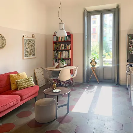 Ceramics And Charm Station - Meryggiare Apartment