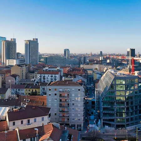 Isola - Bright 2-room With Balcony Apartment Milan