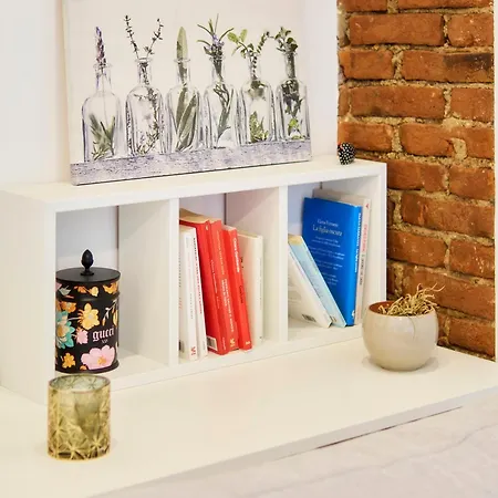 Beautiful In Tricolore Apartment Milan