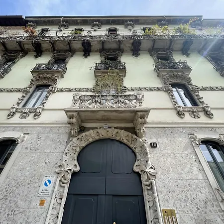 Splendido Quadrilocale Liberty In Porta Venezia * Milan