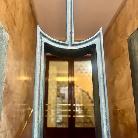 Appartement Morozzo1939 - An Authentic Milanese Home, Near Duomo *