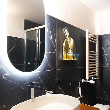 54 - Boutique Near Metro *