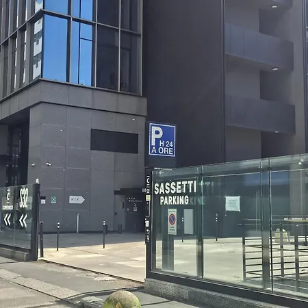 아파트 Bilocale Moderno Isola-garibaldi, 4 Posti, Wifi Veloce, Metro A 2 Minuti