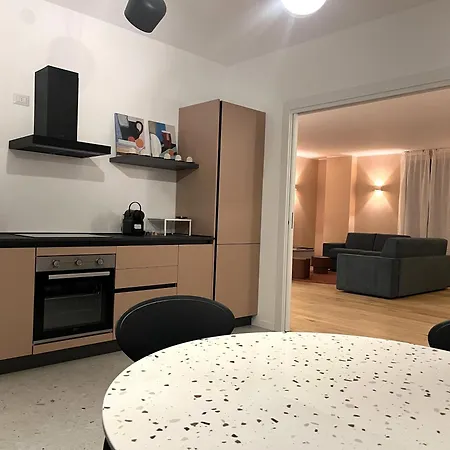 Fifty Eight Repubblica Three Bedrooms Apartment *