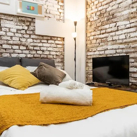 Two Separate Bedrooms Loreto Cozy Corner Mediolan