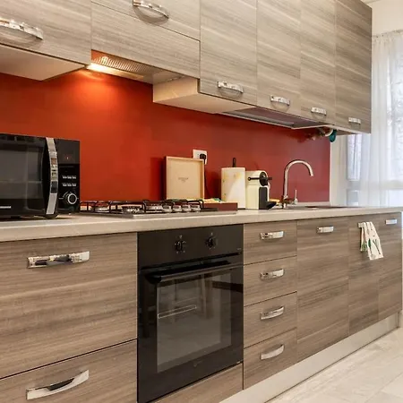 Two Separate Bedrooms Loreto Cozy Corner Apartament Mediolan