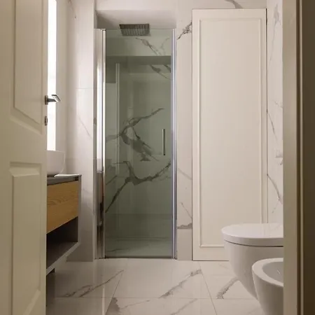 Stile Ed Eleganza Fra Stazione E Posta Venezia Apartmán *