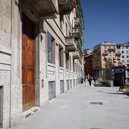 公寓 Moderno Trilocale In Zona Navigli *