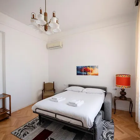 Moderno Trilocale In Zona Navigli 米兰