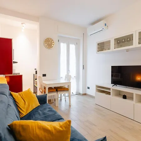 Bacio Di Velluto Vicino Metro Milaan