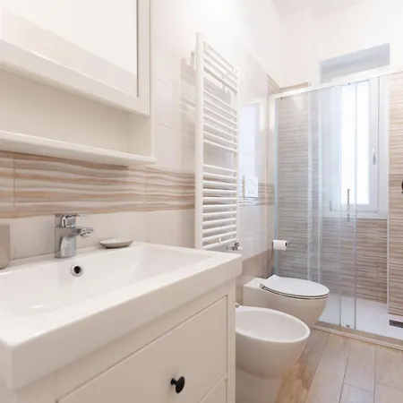 Bacio Di Velluto Vicino Metro * Milaan