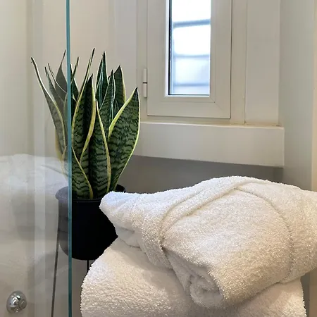 Апартаменты Lily Pads -elegant Apartment- In The Center Милан