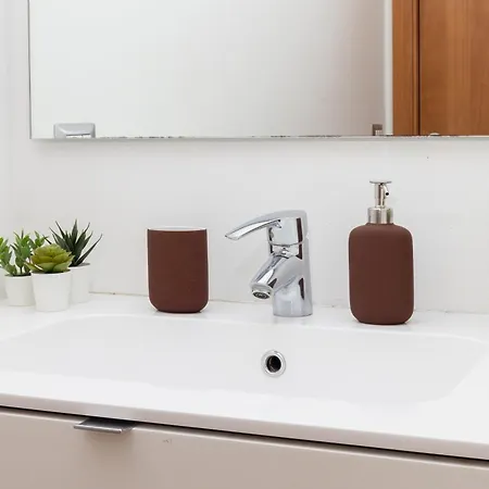 Con Metro Diretta 10 Minuti Duomo *