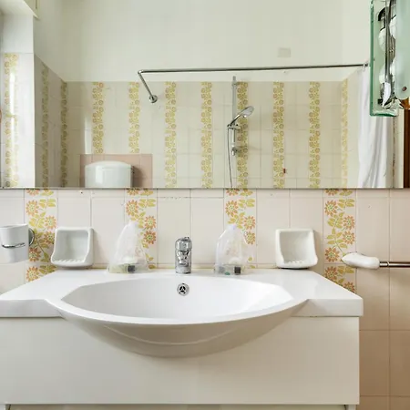 Wonderful Three-room Just Few Minutes Away From Mm Tricolore