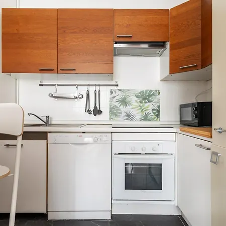 Wonderful Three-room Just Few Minutes Away From Mm Tricolore *