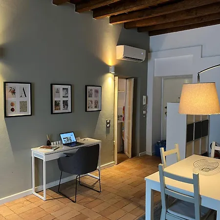 דירה Navigli Darsena - Luxury With Balcony