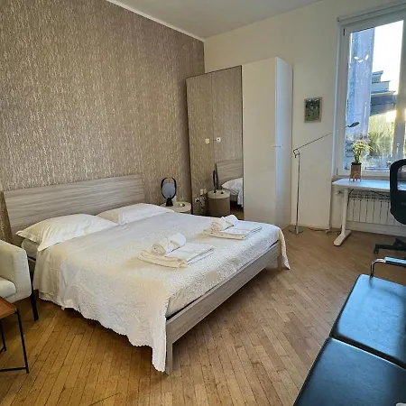 アパート Penthouse 5 Minutes From Duomo ミラノ