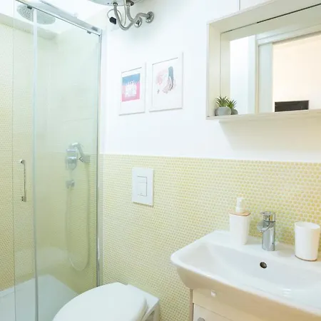 Isola 5 Minutes From Porta Garibaldi Station Apartment *
