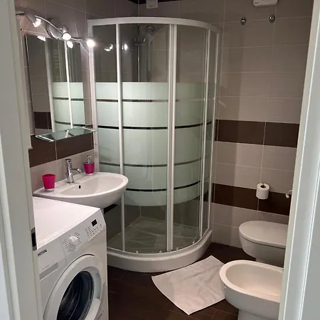 Apartman Milanoflats - Bilocale Donminzoni *