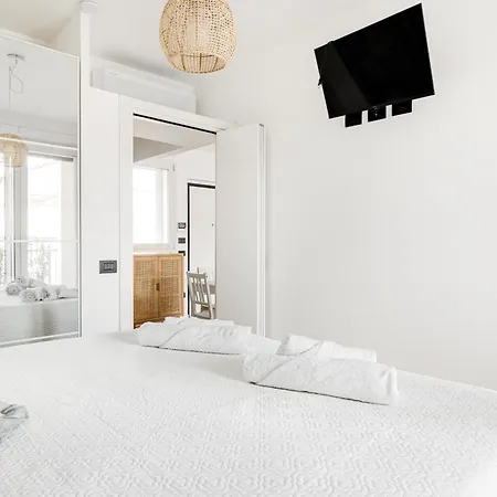 아파트 Certosa District - Modern Flat & Free Box Parking *