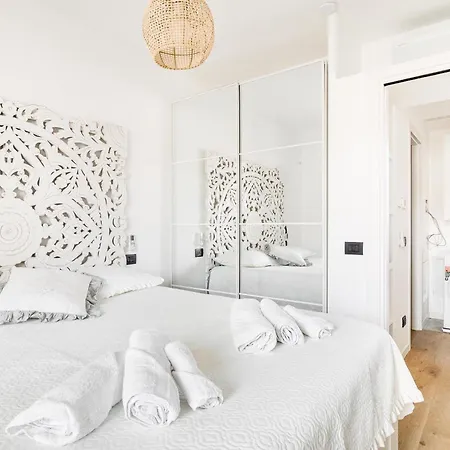 Certosa District - Modern Flat & Free Box Parking 아파트 밀라노