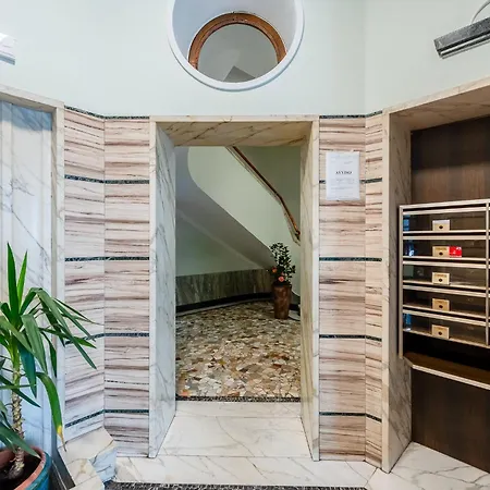 Carlotta - Repubblica Center By Innstay