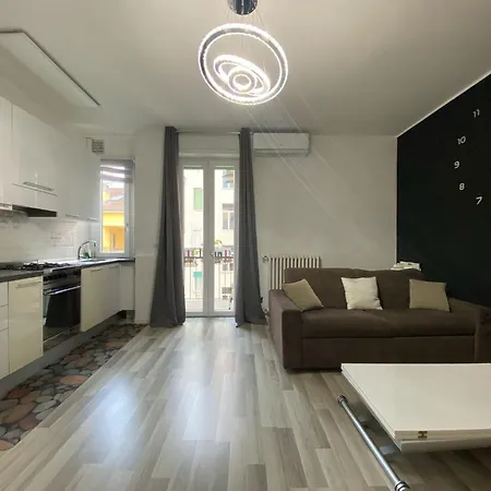 Lugano 2 S&s Home, Moderna E Tranquilla, Vicino Al Centro Di Milano, Con Parcheggio Gratuito Esterno