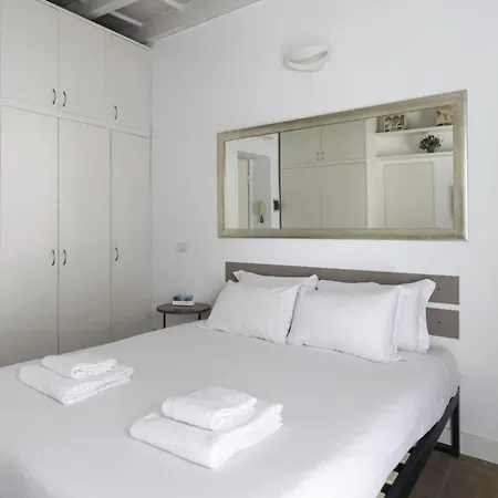 Apartamento Navigli Canal View *