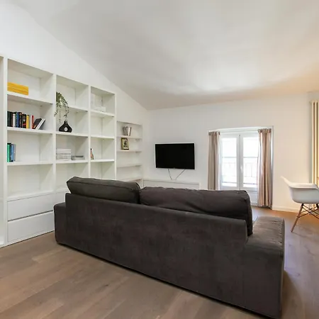 Modern And Cosy Arco Della Pace Appartement