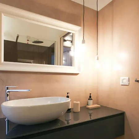 Modern And Cosy Arco Della Pace Milan