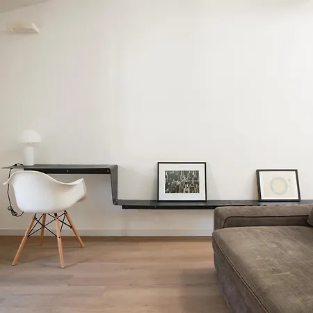 Modern And Cosy Arco Della Pace Apartment Milan