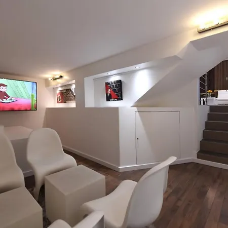 La Galleria - 160 Sqm Design Apartment, & Parking *