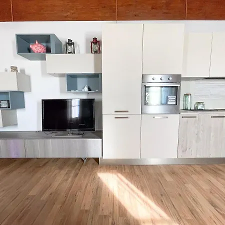 The Urban Nest 2, Spacious, Wifi And Near The Red Metro Lejlighed *