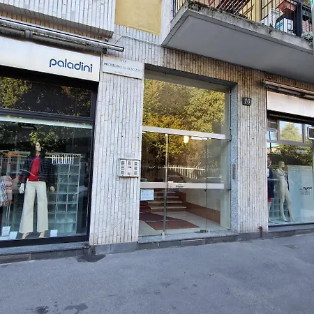 Michelino - In Fiera Portello Apartmán *