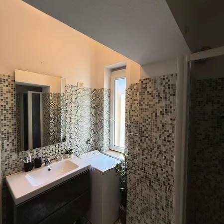 Sottoboscoverticale Homestay Milan