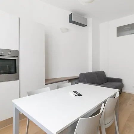 Porta Romana - Luminoso Bilocale *