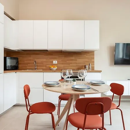 Giulio's Hideaway - Close To Station Milan