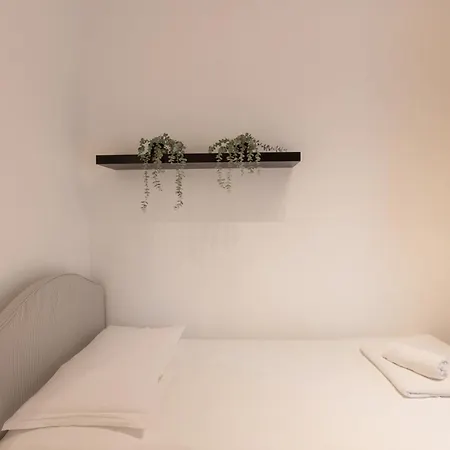 Cozy And Modern Two Bedrooms Parco Sempione - Mirable Pm *