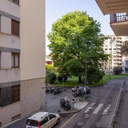 Apartment Cozy And Modern Two Bedrooms Parco Sempione - Mirable Pm