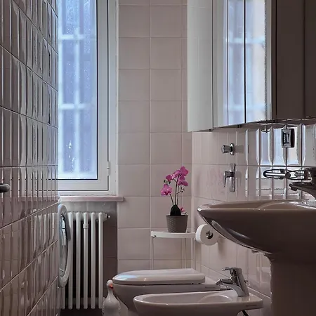 Bright With Balcony In Corso Xxii Marzo