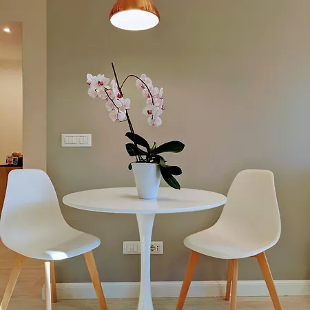 Apartment Design Navigli - Fast To Duomo & Airport Milan