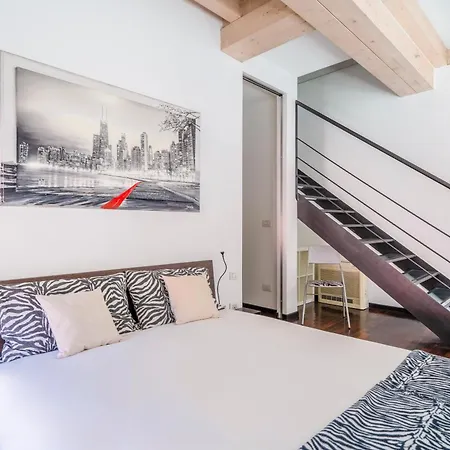 Apartman Red Lofty Milano- Loft Moderno Comodo Per Ippodromo, San Siro, Fiere E Politecnico, Parking