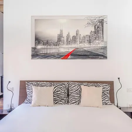 Red Lofty Milano- Loft Moderno Comodo Per Ippodromo, San Siro, Fiere E Politecnico, Parking Milánó