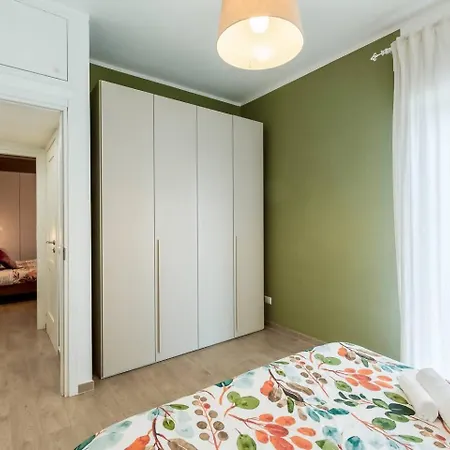 Attico - 2min Metro - Elegante With Ac מילאנו