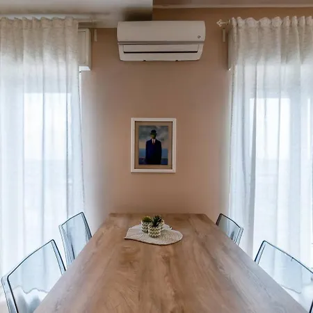 דירה Attico - 2min Metro - Elegante With Ac