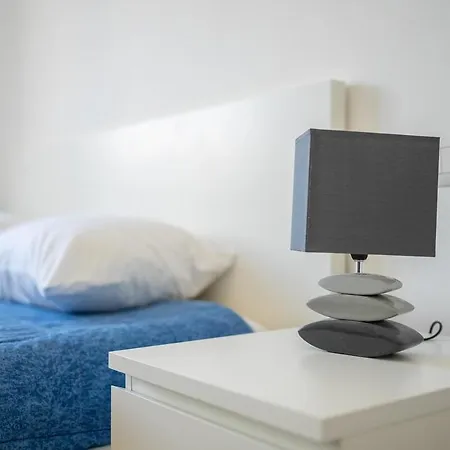 Spacious And Bright In Porta Vittoria *