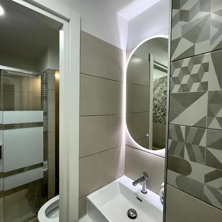 Mariposa Pta Venezia Via Menotti Apartmán
