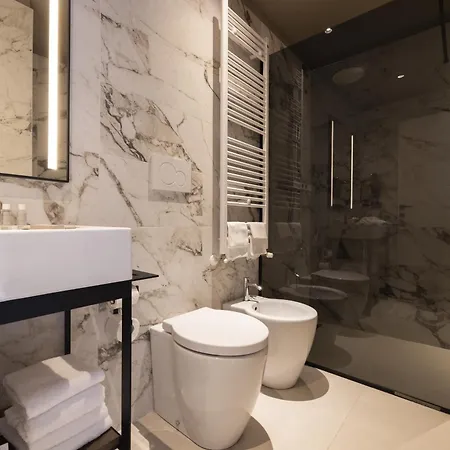 Joy 124 Hotel