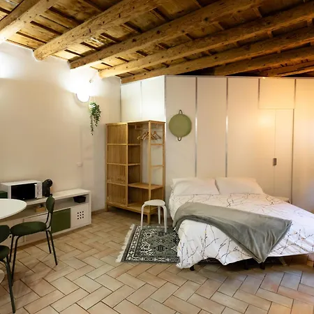 Cozy Apartment- Navigli * Mediolan